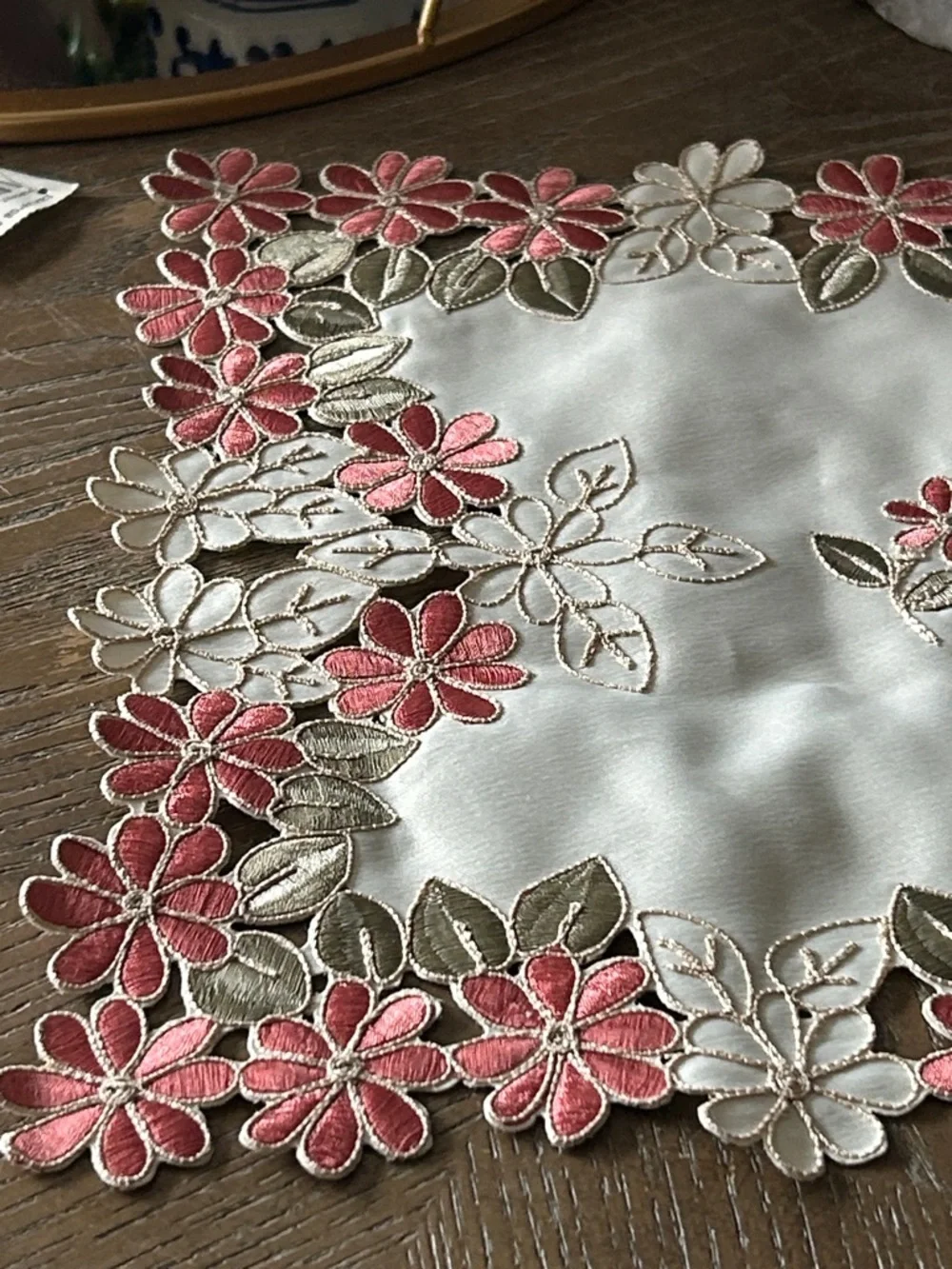 NEW! Shabby Chic Vintage Inspired Embroidered Floral Lace Centerpiece
